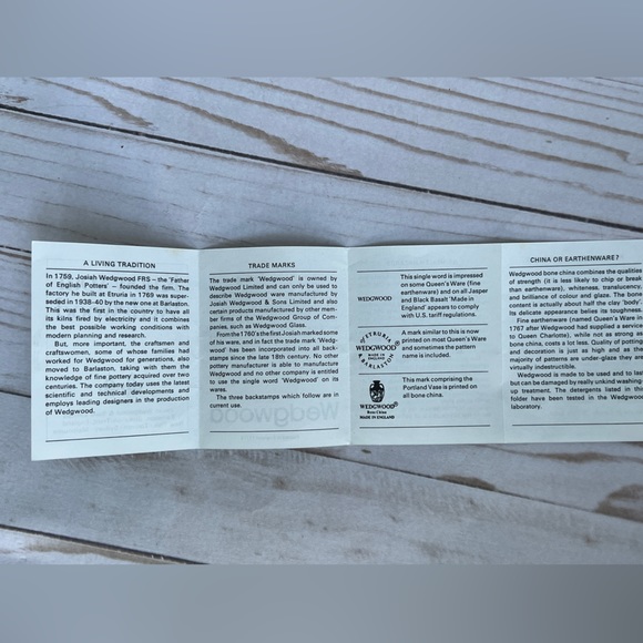 Wedgewood Vintage Blue Jasperware Round Joseph Hewes MA State Seals Series - Picture 5 of 6